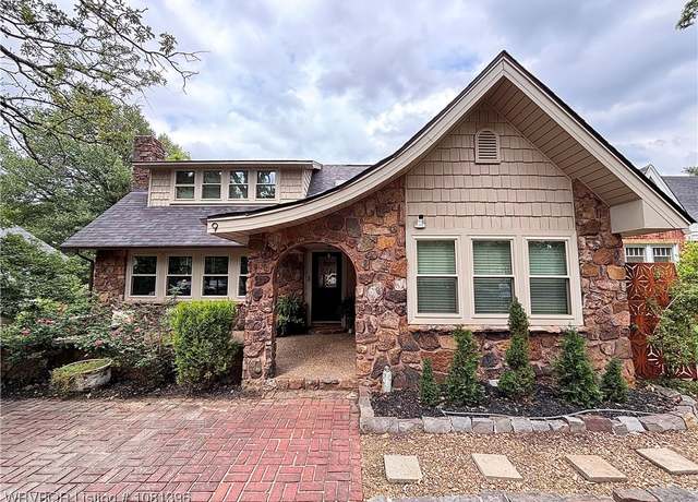 Property at 9 Linwood St, Fort Smith, AR 72901, 3 beds, 2 baths