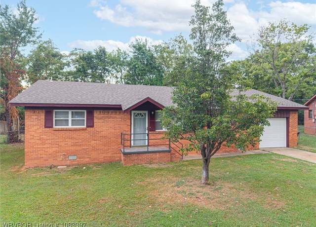 Property at 601 Cedar Ln, Fort Smith, AR 72908, 3 beds, 2 baths