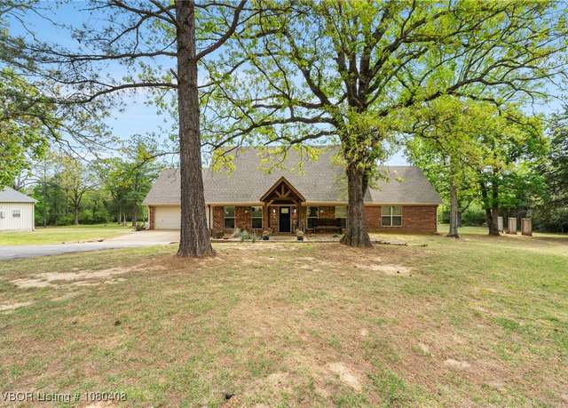 Property at 1450 Ulmer St, Greenwood, AR 72936, 4 beds, 3 baths