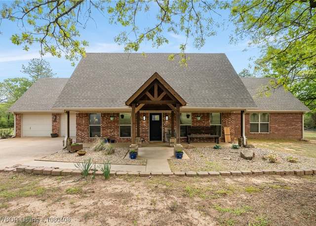 Property at 1450 Ulmer St, Greenwood, AR 72936, 4 beds, 3 baths