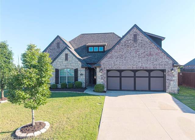 Property at 8510 Silverstone Ct, Fort Smith, AR 72916, 4 beds, 3 baths