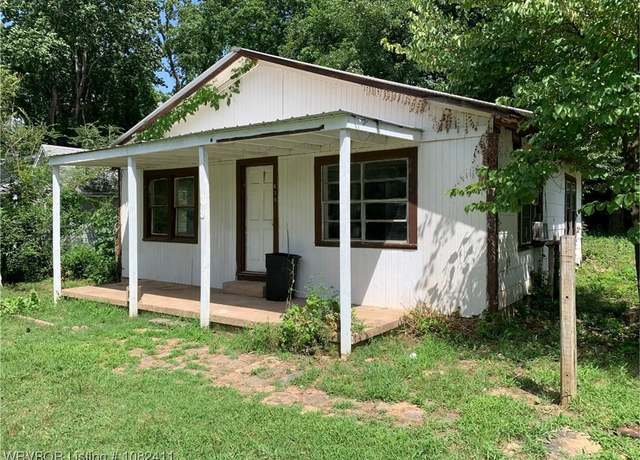 Property at 636 N Highway 71, Winslow, AR 72959, 2 beds, 1 bath