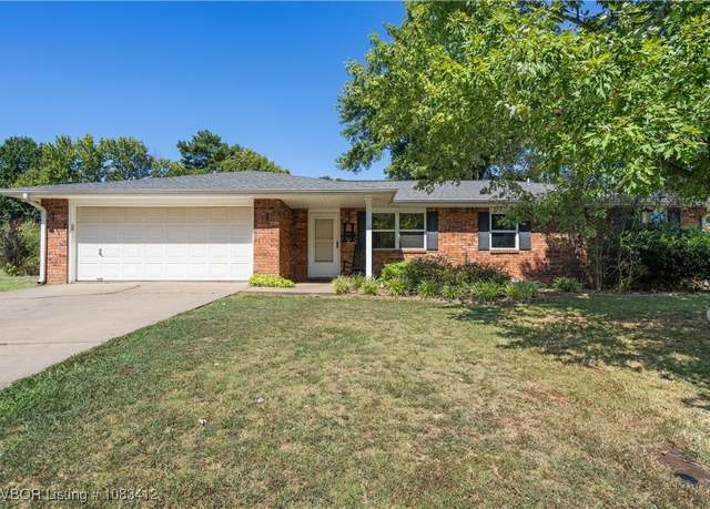 Property at 463760 E 1044 Loop, Sallisaw, OK 74955, 3 beds, 2 baths
