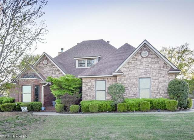 Property at 1112 Autumn Oaks Ln, Fort Smith, AR 72903, 4 beds, 3.5 baths