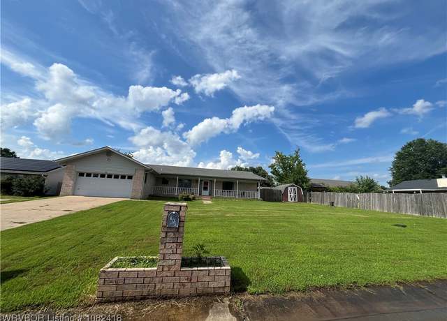 Property at 203 Davis, Roland, OK 74954, 3 beds, 2.5 baths