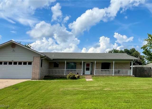 Property at 203 Davis, Roland, OK 74954, 3 beds, 2.5 baths