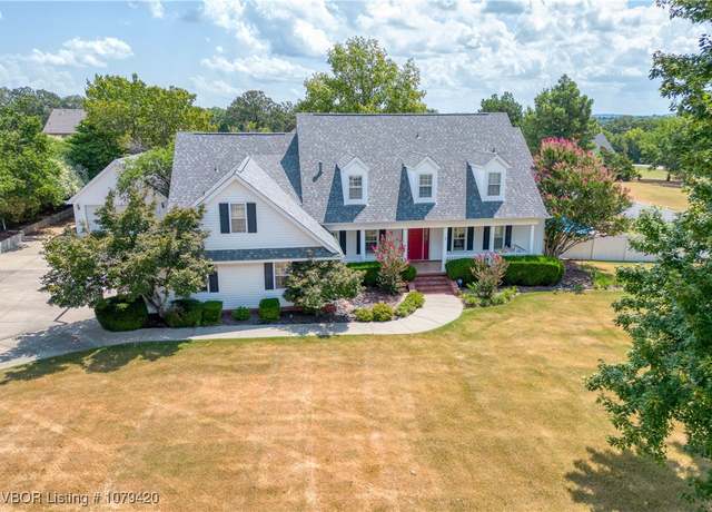 Property at 11607 Springridge Dr, Fort Smith, AR 72916, 4 beds, 3 baths