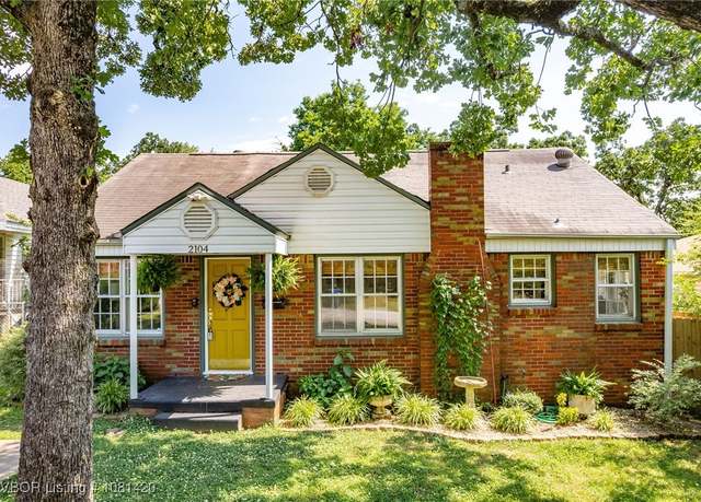 Property at 2104 S S St, Fort Smith, AR 72901, 3 beds, 2 baths