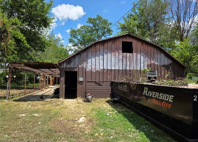 Property at 126 S Greenwood St, Charleston, AR 72933, 1 bath