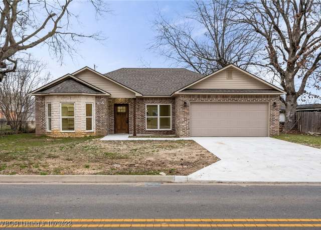 Property at 3115 Spradling Ave, Fort Smith, AR 72904, 3 beds, 2 baths