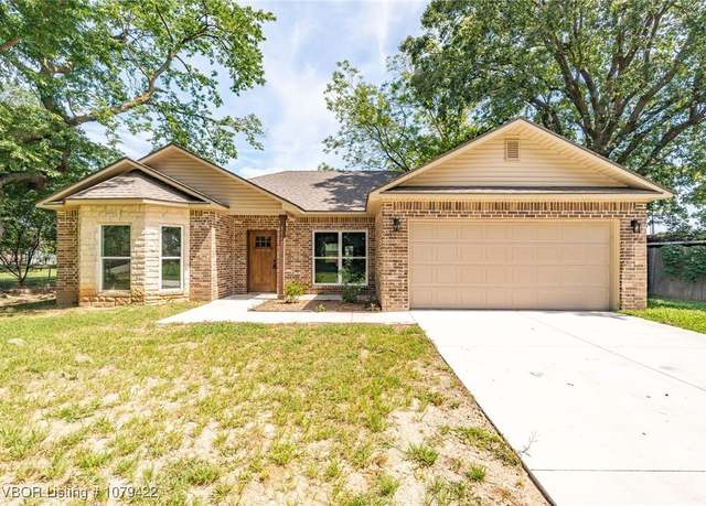 Property at 3115 Spradling Ave, Fort Smith, AR 72904, 3 beds, 2 baths
