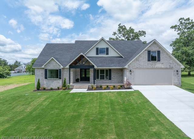 Property at 11540 Kings Way, Fort Smith, AR 72916, 4 beds, 3 baths