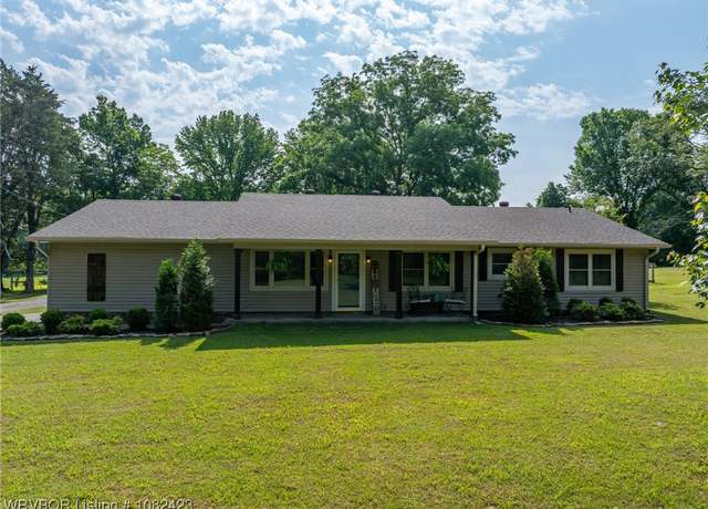 Property at 533 S Arkansas Ave, Van Buren, AR 72956, 3 beds, 2 baths