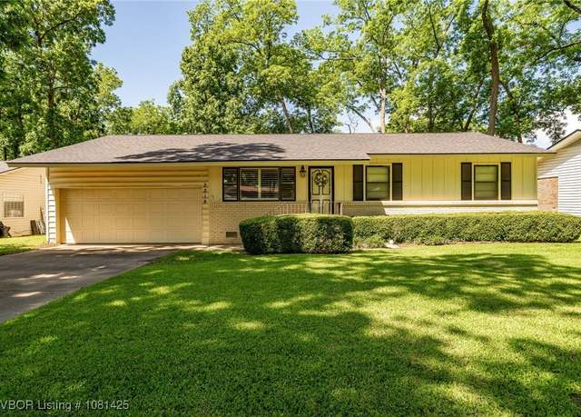 Property at 2219 N 55th Ln, Fort Smith, AR 72904, 3 beds, 2 baths