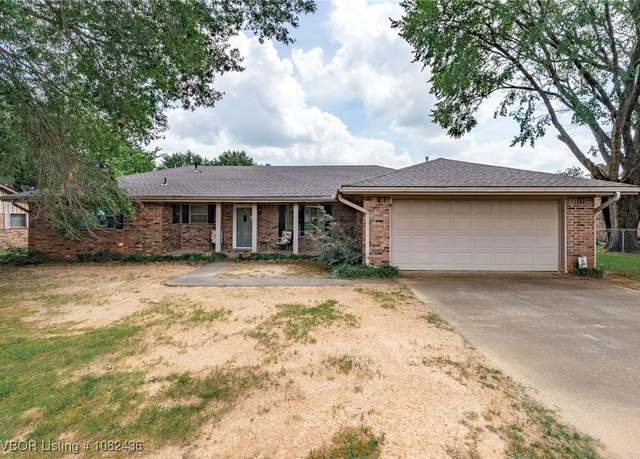 Property at 103 Wedgewood Dr, Poteau, OK 74953, 3 beds, 2 baths