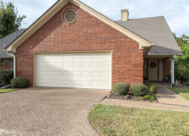 Property at 2915 S Gary St, Fort Smith, AR 72901, 2 beds, 2 baths