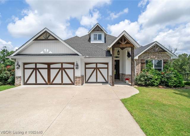 Property at 318 Stone Mountain Loop, Alma, AR 72921, 4 beds, 2.5 baths