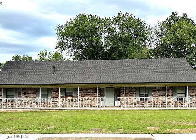Property at 1800 N 45th Ter, Fort Smith, AR 72904, 5 beds, 3 baths