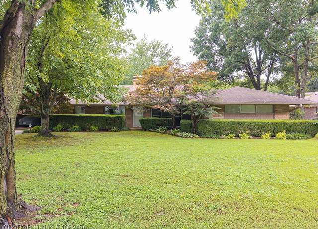 Property at 3710 S O St, Fort Smith, AR 72903, 3 beds, 3 baths