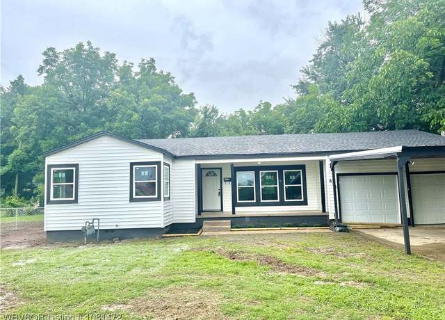 Property at 818 E Chickasaw Ave, Sallisaw, OK 74955, 3 beds, 2 baths