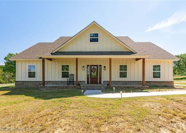 Property at 1905 Barnes St, Pocola, OK 74902, 3 beds, 2 baths