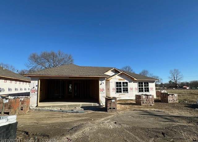 Property at 402 N Dogwood Ave, Sallisaw, OK 74955, 3 beds, 2 baths