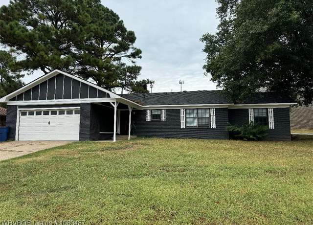 Property at 6411 S Atlanta St, Fort Smith, AR 72916, 4 beds, 2 baths