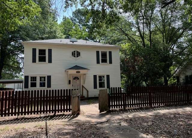Property at 516 Lecta Ave, Fort Smith, AR 72901, 4 beds, 2.5 baths