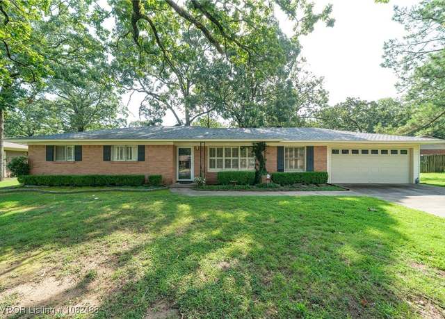 Property at 3313 S 41st St, Fort Smith, AR 72903, 3 beds, 2 baths