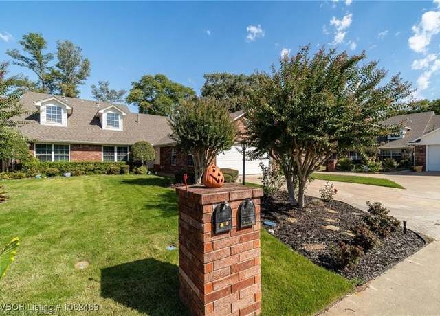 Property at 12015 Edgewater Rd, Fort Smith, AR 72903, 3 beds, 3 baths
