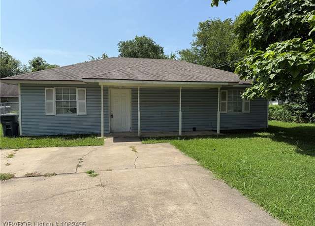 Property at 602 W Chickasaw Ave, Sallisaw, OK 74955, 3 beds, 1.5 baths