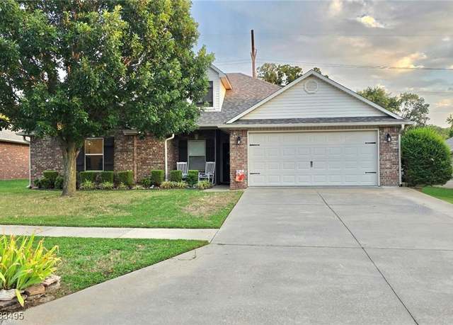 Property at 8510 Forest Wood Way, Fort Smith, AR 72916, 4 beds, 2 baths