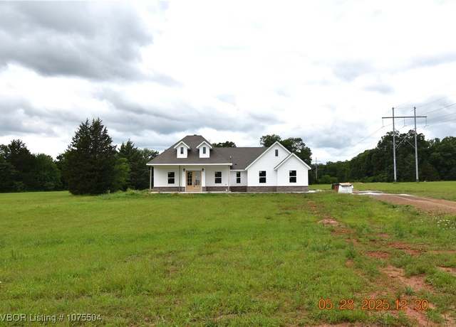 Property at 103742 S 4650 Rd, Sallisaw, OK 74955, 3 beds, 2 baths