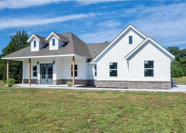 Property at 103742 S 4650 Rd, Sallisaw, OK 74955, 3 beds, 2 baths