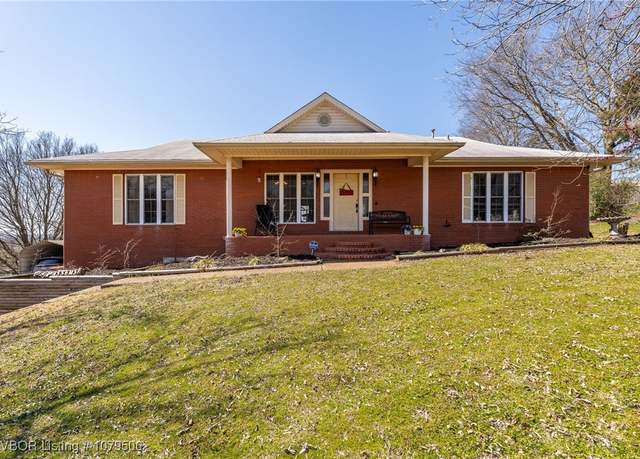 Property at 1716 Oak Grove Rd, Van Buren, AR 72956, 5 beds, 2.5 baths