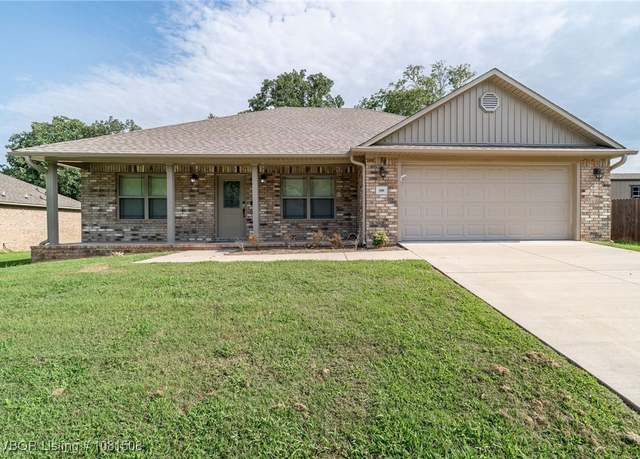 Property at 106 Stone Dr, Roland, OK 74954, 3 beds, 2 baths