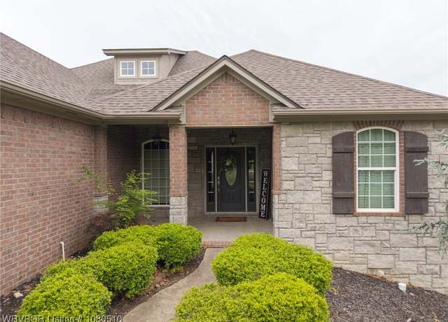 Property at 6914 Woodhaven Cir, Fort Smith, AR 72916, 4 beds, 3 baths