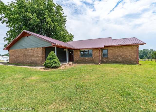 Property at 458540 E 1040 Rd, Vian, OK 74962, 3 beds, 2 baths