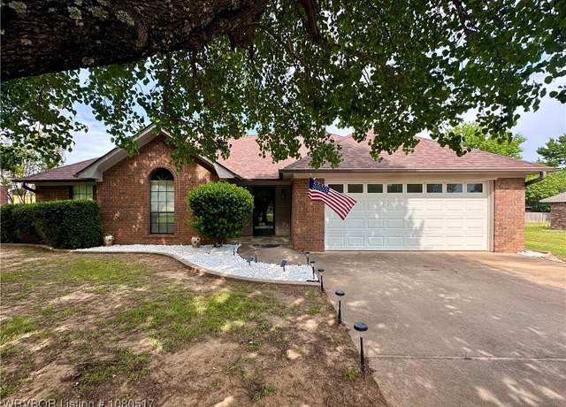 Property at 2514 Witteville Dr, Poteau, OK 74953, 3 beds, 2 baths