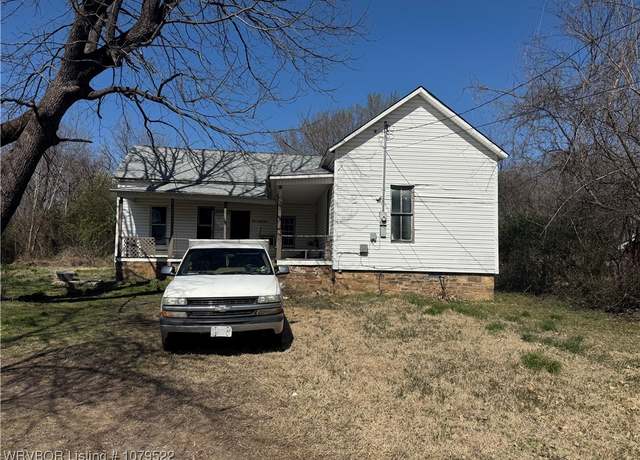 Property at 216 E Walnut St, Alma, AR 72921, 3 beds, 2 baths