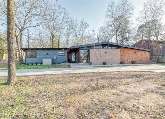 Property at 5620 Country Club Ave, Fort Smith, AR 72903, 4 beds, 2.5 baths