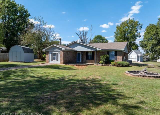 Property at 1414 12th Cir, Barling, AR 72923, 4 beds, 2.5 baths