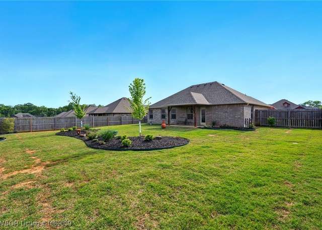 Property at 1026 Snow Goose Way, Barling, AR 72923, 3 beds, 2 baths