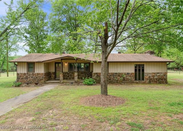 Property at 10549 Winn Mountain Pl, Mountainburg, AR 72946, 3 beds, 1 bath