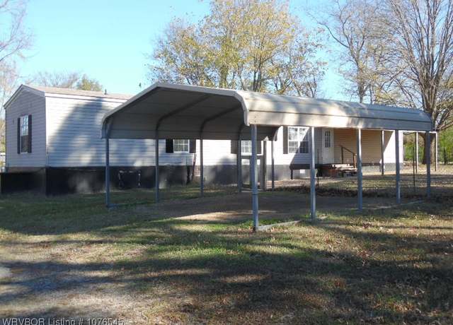 Property at 624 W Powell St, Magazine, AR 72943, 3 beds, 2 baths