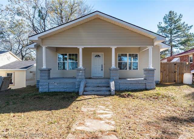 Property at 1501 S 12th St, Fort Smith, AR 72901, 5 beds, 3 baths