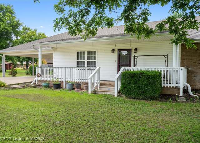 Property at 463732 E 1044 Loop, Sallisaw, OK 74955, 3 beds, 2.5 baths