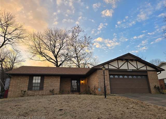 Property at 3212 S 51st St, Fort Smith, AR 72903, 3 beds, 2 baths
