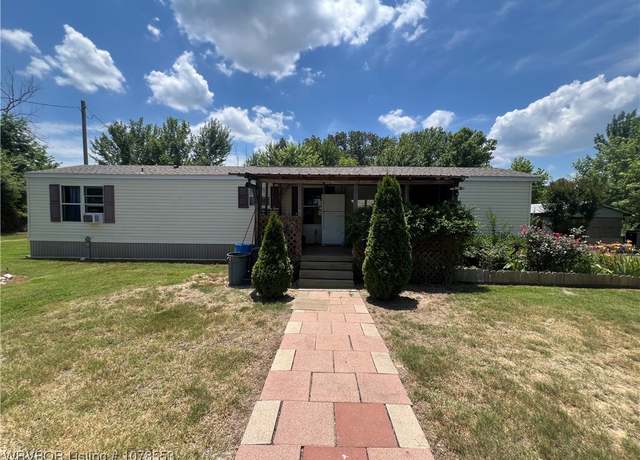 Property at 3302 Bugscuffle Rd, Lavaca, AR 72941, 2 beds, 2 baths