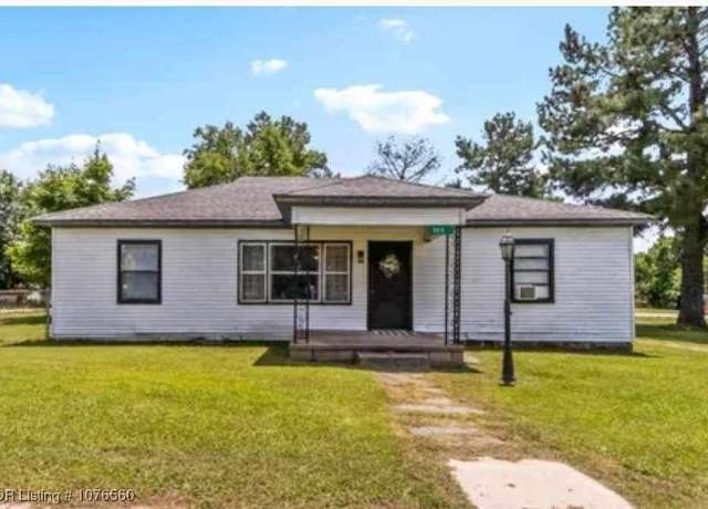 Property at 209 SE Main St, Keota, OK 74941, 4 beds, 1.5 baths